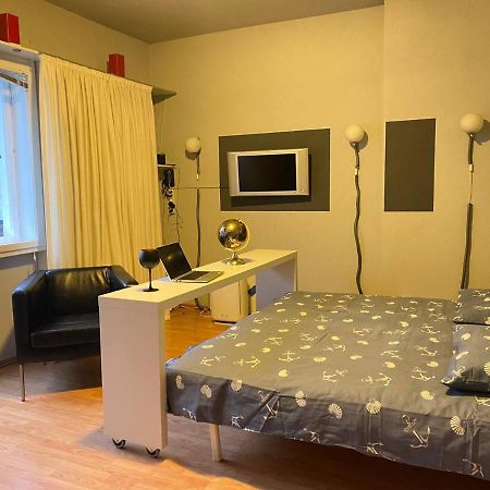 Cozy Modern Apartment With Small Balcony In The Heart Of Berlin Kültér fotó