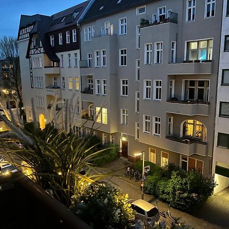 Cozy Modern Apartment With Small Balcony In The Heart Of Berlin Kültér fotó