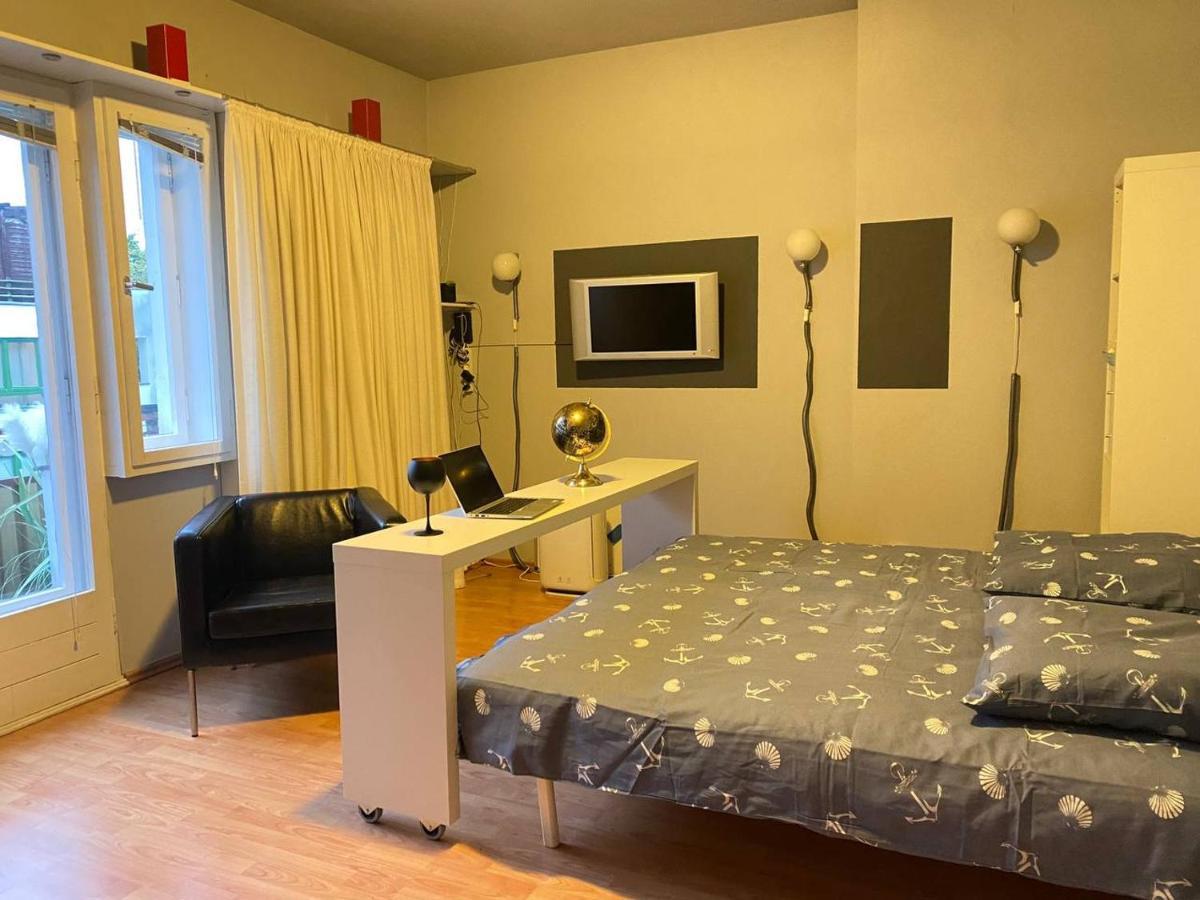 Cozy Modern Apartment With Small Balcony In The Heart Of Berlin Kültér fotó