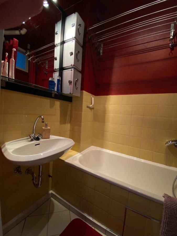 Cozy Modern Apartment With Small Balcony In The Heart Of Berlin Kültér fotó