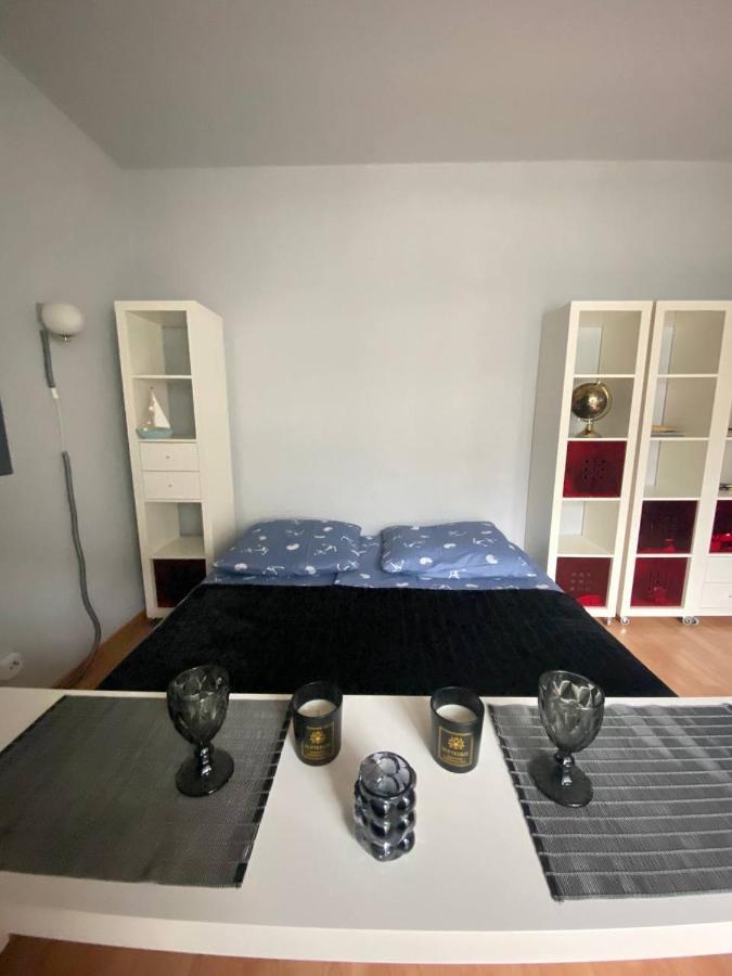 Cozy Modern Apartment With Small Balcony In The Heart Of Berlin Kültér fotó