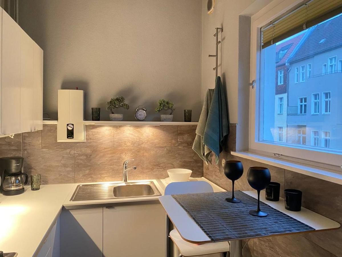 Cozy Modern Apartment With Small Balcony In The Heart Of Berlin Kültér fotó