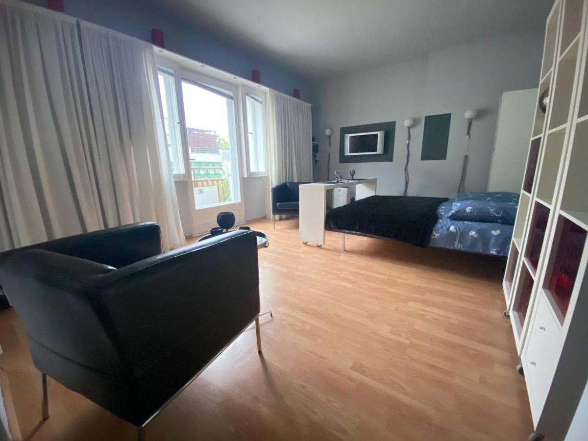 Cozy Modern Apartment With Small Balcony In The Heart Of Berlin Kültér fotó