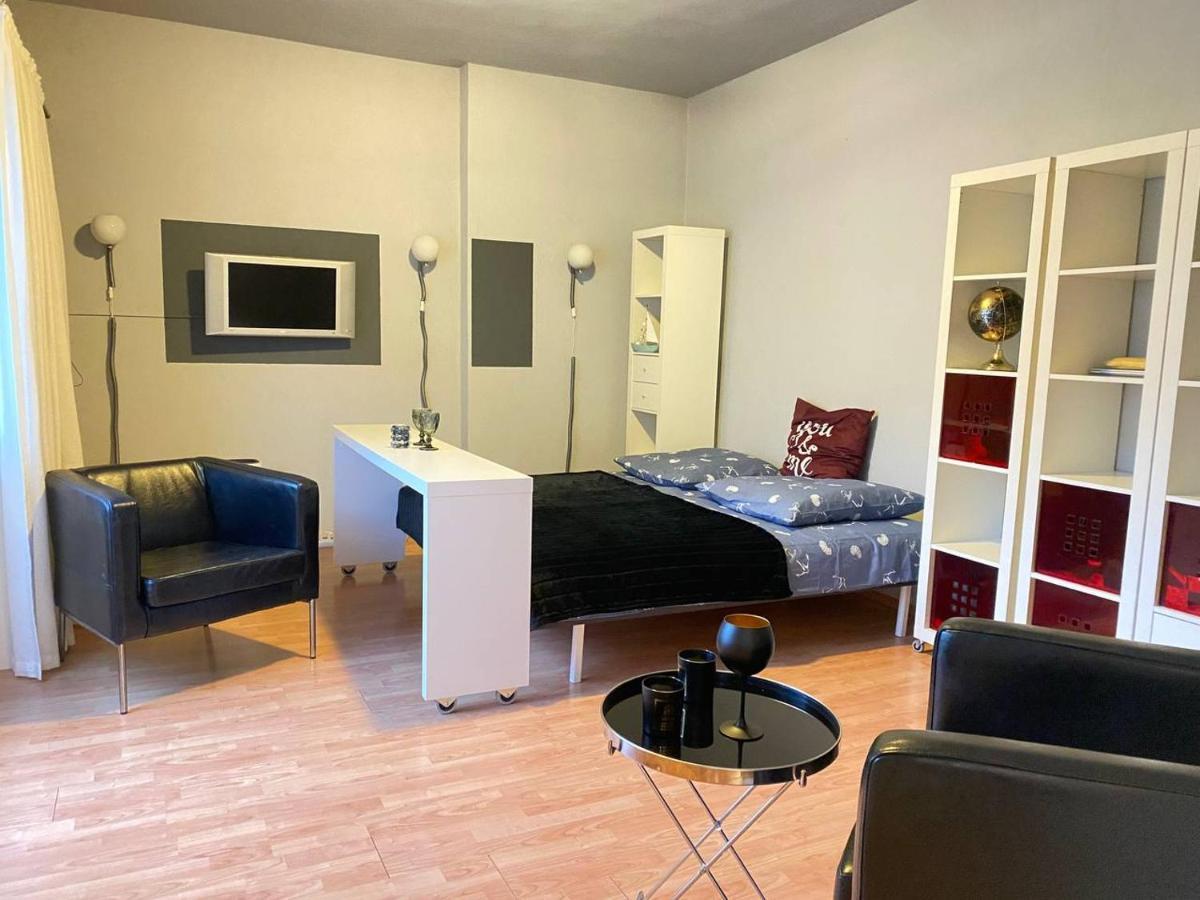Cozy Modern Apartment With Small Balcony In The Heart Of Berlin Kültér fotó